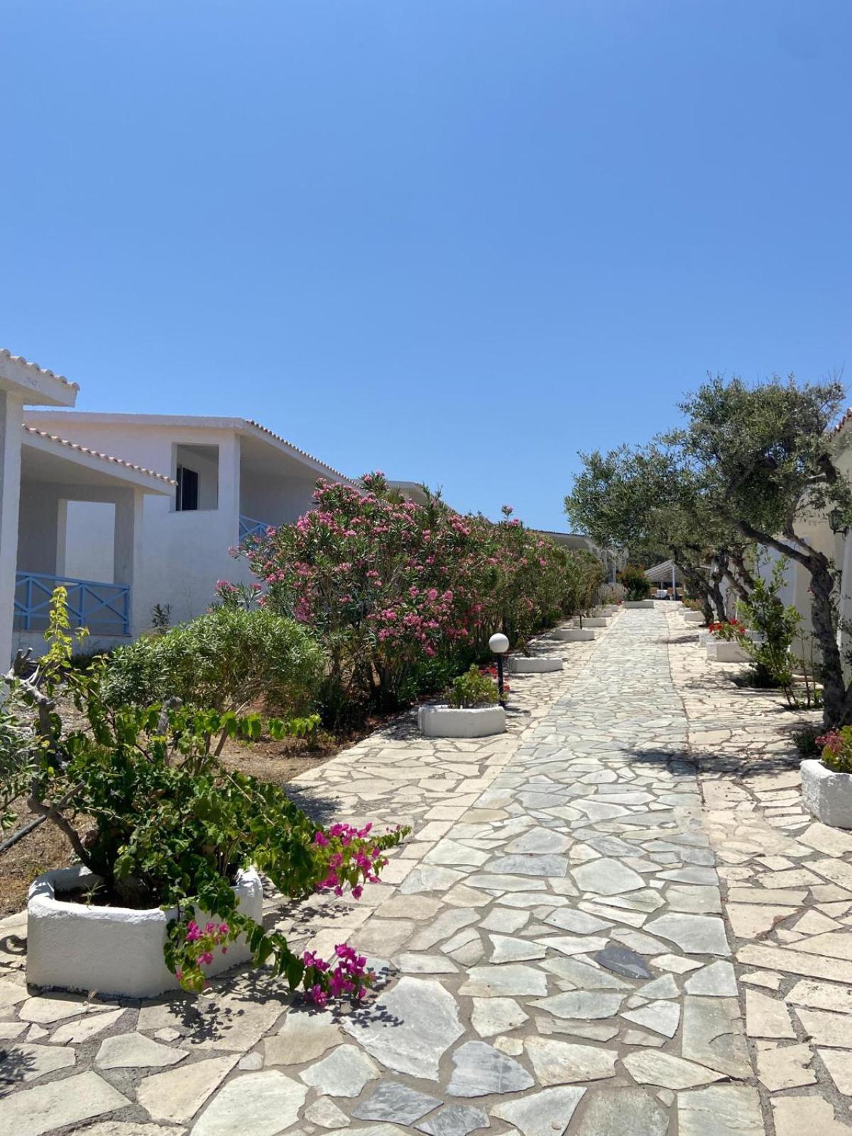 Lassion Golden Bay Сития Екстериор снимка